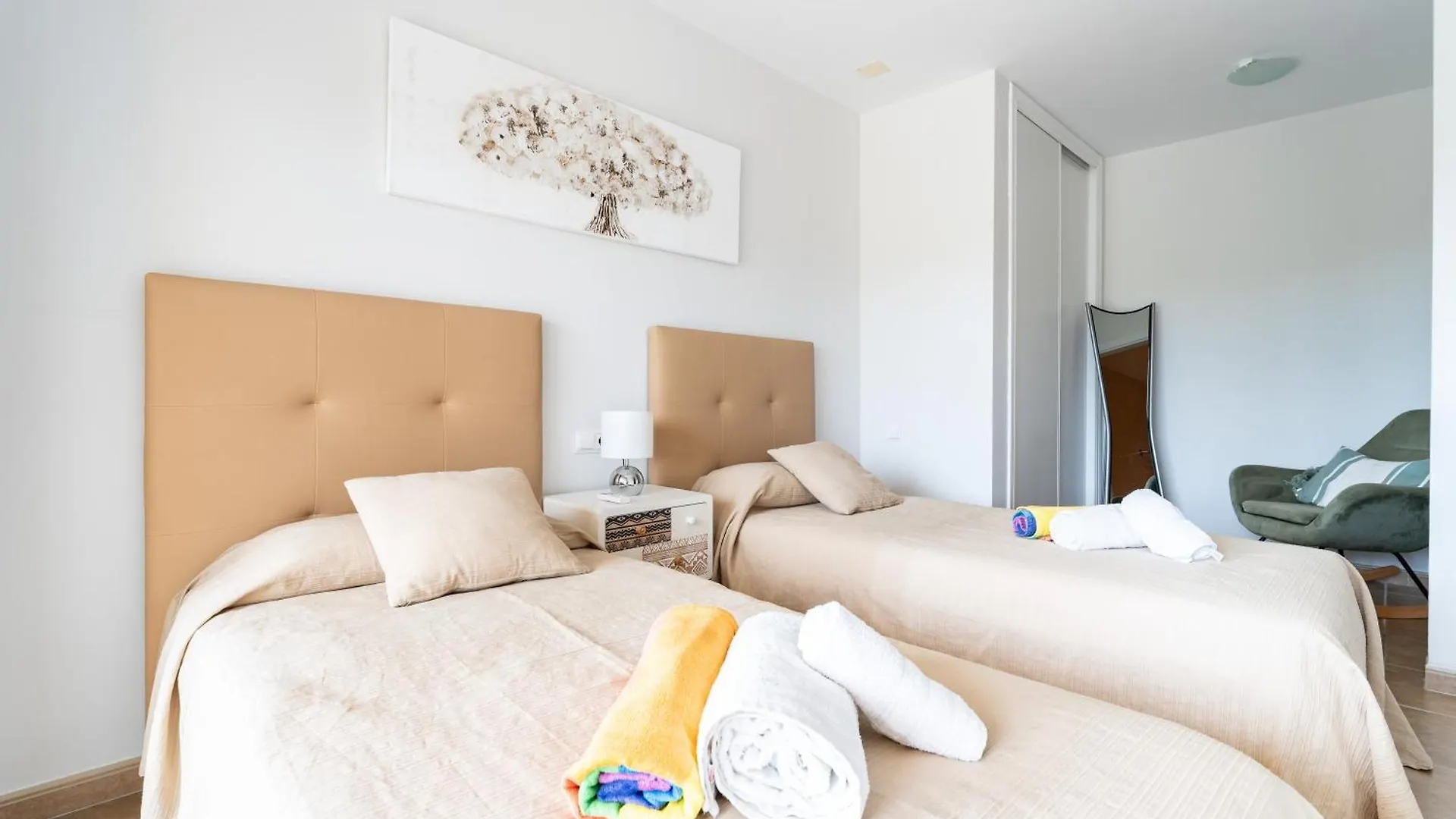 מיחאס Private Villa Vista Verde Seaviews ספרד
